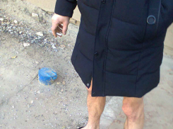 Иду по улице Ленина, гляжу - мужик в «лягушках» на морозе, - нет, ну сколько в Камышине оригиналов! - камышанка