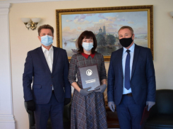 Публикуя средние зарплаты руководителей муниципальных учреждений, в администрации Камышина до последнего откладывают обнародование заработков «командиров пиара»