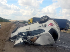 На трассе погиб водитель кроссовера, превратившегося в груду железа