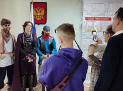 В Камышине на один из избирательных участков развлекать голосующих прибыли... «пираты»