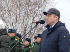 В Камышине Станислав Зинченко опубликовал личное приглашение для камышан на 2 февраля, о новой стеле не сказал ничего - как будто и нет темы