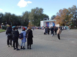 Волгоградская областная дума постановила, что детей мобилизованных должны кормить в школах горячими обедами бесплатно