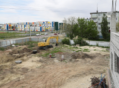 В Камышине Андрей Бочаров раскритиковал подрядчика нового детсада и  принял решение расторгнуть с ним договор