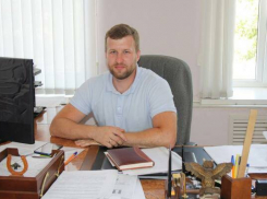 На местном медиапространстве впервые появилось лицо нового и. о. руководителя комитета по образованию Камышинского района