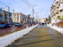 Коммунальщики среди зимы продолжают отключать многоэтажки и образовательные учреждения