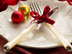 Оперативники задержали троих «размахавшихся ножами» в Новый год «дам и кавалера»