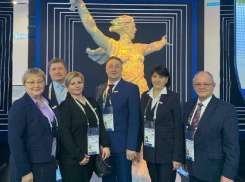 По какому случаю глава Камышина Станислав Зинченко отправился в командировку в Москву