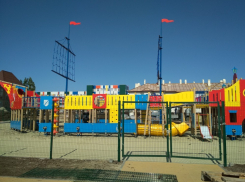 В Камышине так и не открылся доступ юным горожанам на красочную площадку «Фрегат»