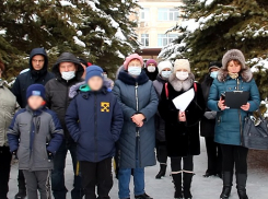 Жители Михайловки начинали воевать за свои онкодиспансеры в одном ряду с камышанами, а теперь продолжают одни