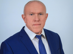 В Камышине полковник запаса ФСБ - спикер гордумы Владимир Пономарев первым поздравил коллег с Днём работников органов госбезопасности