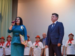 Региональные СМИ пишут о претенденте, который может сменить в Госдуме нового созыва депутата камышан Анну Кувычко