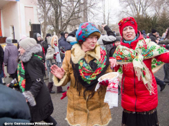 74-летняя пенсионерка и 16-летняя школьница успешно вышли замуж в Волгоградской области 