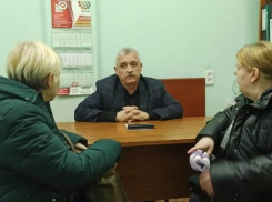 Какие вопросы жителей «принял к рассмотрению» депутат Камышинской городской думы Андрей Фадичев, и что «рассмотрение» означает