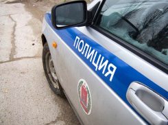 В Волгоградской области фигурант приобрел телефон и за чужой счет расщедрился аж на свадебное платье теще