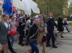 В Камышине профсоюзы и «Единая Россия» начали первомайский марш  под песню про медведей из «Кавказской пленницы»
