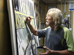 20 оригиналов авторских киноафиш камышинского художника ЦКД «Дружба» Василия Чеботарева поедут на выставку в Волгоград