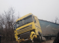 Очевидцы выложили кадры очередной аварии под Антиповкой в Камышинском районе