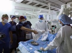  Без разрезов и наркоза: волгоградские хирурги освоили новый метод удаления тромбов