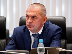 Депутат камышан в Волгоградской областной думе Дмитрий Крикунов показал, сколько заработал в минувшем году, где живет и на чем ездит