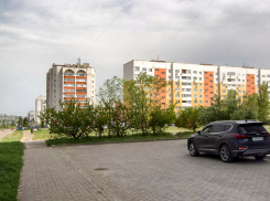 В результате принятых Камышинской городской прокуратурой мер проводится текущий ремонт подъездов многоквартирного дома в 5-м микрорайоне