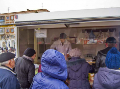 Камышане «распробовали» продукцию местных фермеров и встали за ней в очередь