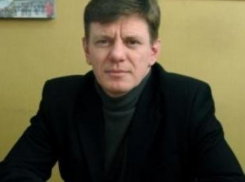 Председатель комитета по образованию Камышина Юрий Бачурин руководит структурой уже без приставки «и. о.»