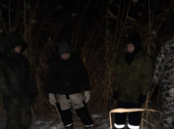 Полицейские на снегоходах отправились в погоню за браконьерами и настигли беглецов