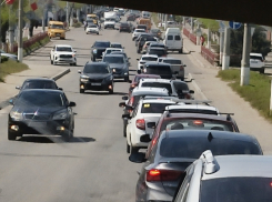 Камышане спрашивают, собираются ли власти города перекрывать дороги в центре 9 Мая?