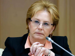 Министр здравоохранения заявила, что в конце этого года в селах страны пустят бесплатные автобусы, чтобы пожилых людей довезти до больниц