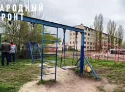 ОНФ «предписал» администрации Станислава Зинченко избавить детей от опасных качелей в 7-м микрорайоне (ВИДЕО)