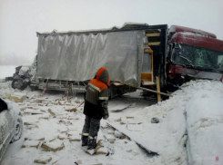 Стали известны новые подробности аварий на федеральной трассе в Камышинском районе