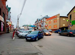 Почему жилые дома превратились в магазины и угрожают мне? - камышанин