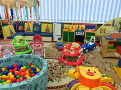 Администрация Камышина взялась устроить в детсады малышей ясельного возраста