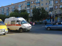В Камышине поздно вечером в четвертом микрорайоне сбили 29-летнего пешехода