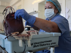 Всем инфекционным госпиталям Волгоградской области выдана для переливания антиковидная плазма