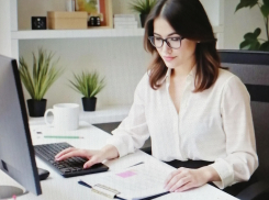 Яндекс 360: итоги января - сотни редакторов в Документах, современный кодек в Телемосте, и новые возможности Трекера 