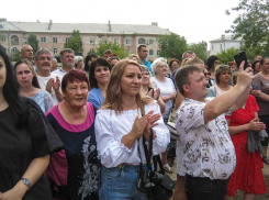 Большинство россиян оценили свое школьное образование на «четверку»