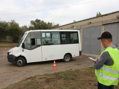 Водители муниципальной автоколонны Камышина посоревновались, кто лучше водит газели «Next» и автобусы «ПАЗ»