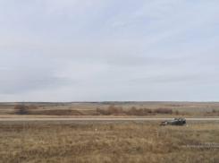 На трассе в Камышинском районе водитель из Тюмени улетел в кювет