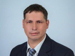 В Камышине врач-депутат похвалился новым томографом, операционным столом и своей квалификацией