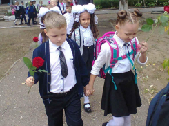 В Камышине общественники предложили 1 сентября провести акцию в поддержку бойцов на Украине: записать видео школьников и отправить нашим