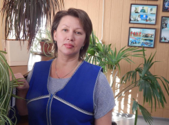 Как камышинские прядильщицы сегодня устраняют порывы нитей, и сколько им за это платят