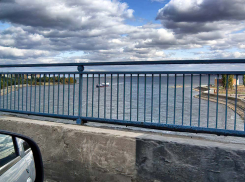 Из-за обмеления Волги у Камышина продолжает «маячить» клочок островка