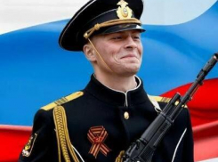 В Камышине мама погибшего в СВО бойца не нашла фамилии сына на памятнике ни после открытия мемориала, ни после добавления фамилий героев