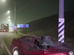 Hyundai «намотало» на столб: смертельная ночная авария случилась под Волгоградом сегодня, 17 марта (ВИДЕО)