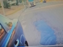 Сотрудники Госавтоинспекции в Камышинском районе задержали незарегистрированную автомашину из Пермского края (ВИДЕО)