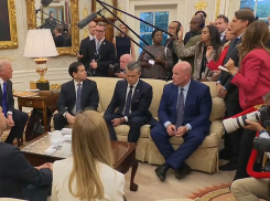 «С Путиным интересно, но бесполезно» - Трамп посетовал на неспособность «продавить» президента России и отказался от встречи в Будапеште, - «Блокнот - Россия»