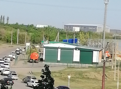 В Камышине с утра 29 апреля на 3-м городке скопился длинный затор на выезде на саратовскую трассу из-за перекрытого для ремонта Бородинского моста