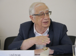 Какую тему обсуждает совет потребителей Волгоградской области, и при чем здесь экс-мэр Камышина Лев Алферов
