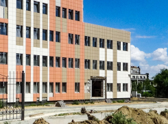 В Камышине начали готовить остановку у новой поликлиники на улице Советской, есть ли у объекта новый подрядчик - неизвестно